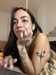 littlethyy webcam model stream image