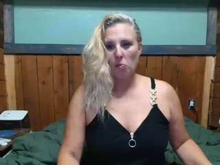 lisalovexxx webcam model stream image