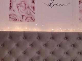 Rebeca Leigh webcam model stream image