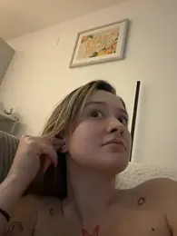 LilyLuck_ webcam model stream image