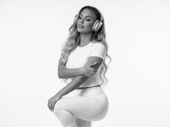 KaylinWhite webcam model stream image