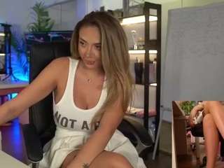 babesgoeswild webcam model stream image