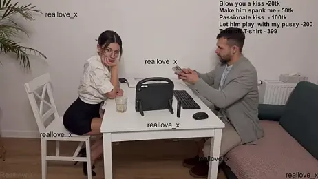 RealLoveX webcam model stream image