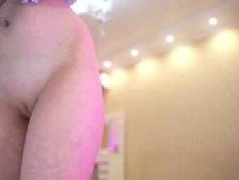 queenelia webcam chaturbate model stream image