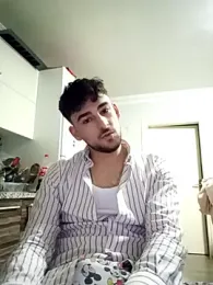 Yasinyasin7 webcam model stream image