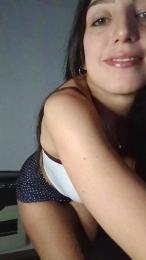 petitebelu webcam cam4 model stream image