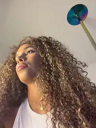 stormyy_ webcam model stream image