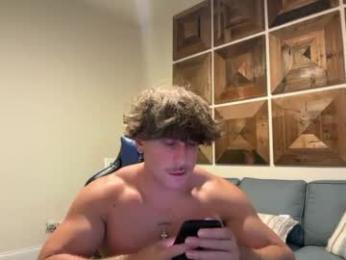 hungkingg22 webcam chaturbate model stream image