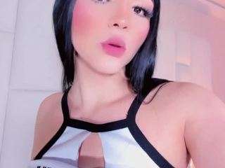 emmajonees webcam camsoda model stream image