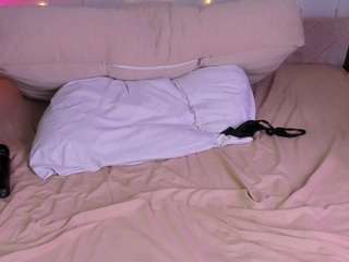 may-flowere webcam model stream image