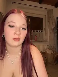 LittleChaosQueen webcam model stream image