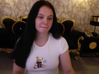 SnowWhiti webcam model stream image