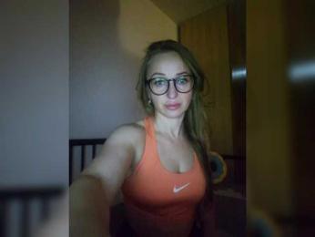 KKiraa87 webcam model stream image