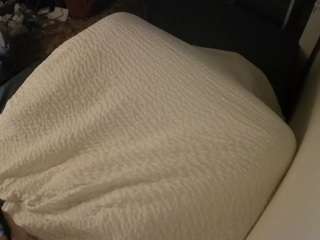 voyeurcam-julmodels-whitebed-4 webcam model stream image