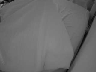 voyeurcam-julmodels-whitebed-4 webcam model stream image