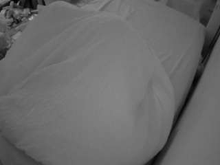 voyeurcam-julmodels-whitebed-4 webcam model stream image