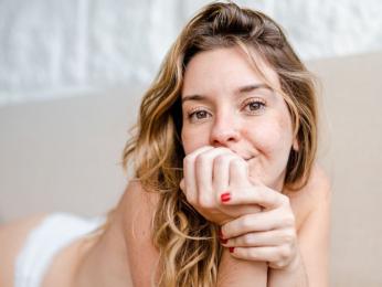 AliceViva webcam model stream image