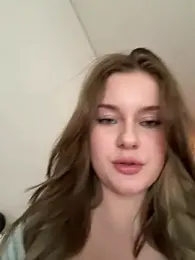 MaribelRiver webcam model stream image