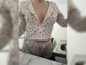 MeyLove webcam bongacams model stream image