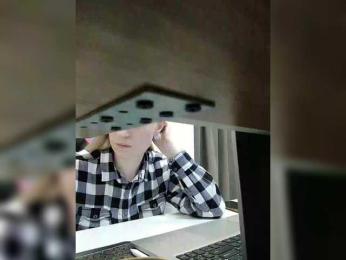 Xo4y-Tpax webcam model stream image