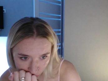 Emily-Hartt webcam model stream image