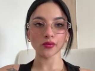 kiraalopez webcam model stream image