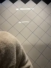 EmaSalis webcam model stream image