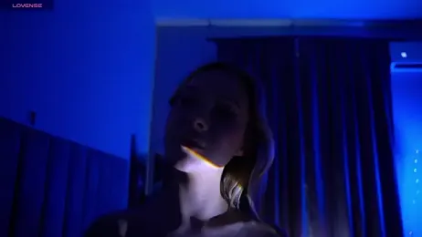 Tella_dream webcam model stream image