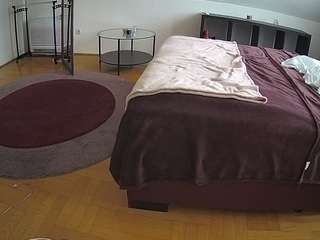 voyeurcam-julmodels-whitebed-6 webcam model stream image
