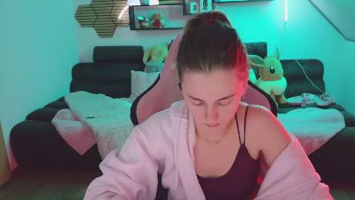 Mellyfouryou webcam model stream image
