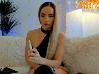 FeralFoxy webcam model stream image