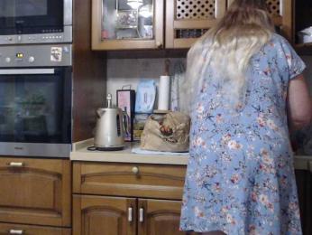 MonaMonako webcam model stream image