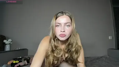 JuiliOnesunray webcam stripchat model stream image