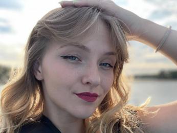 PiaFykes webcam model stream image