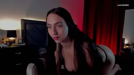 R_a_v_e_n webcam model stream image