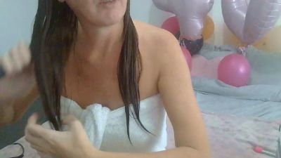 Honeybee__x webcam model stream image