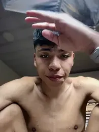 MaxiWildd webcam model stream image