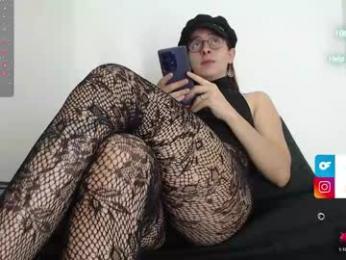 cava_pretty webcam chaturbate model stream image