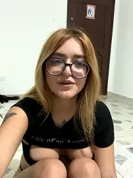 SweetJennaa webcam model stream image