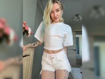 AlinnaAnnila webcam model stream image