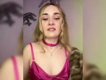 KiraBerht webcam model stream image