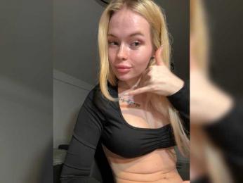 VladaMais webcam model stream image