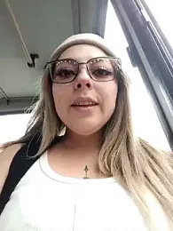 madelaine- webcam model stream image