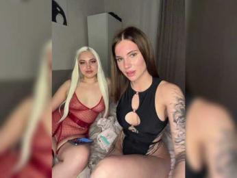 VelvetTwins webcam bongacams model stream image