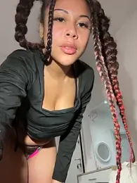 HaileyDiana webcam model stream image