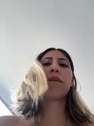 Ameellie webcam model stream image