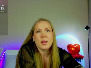 Ruth Bennett webcam model stream image