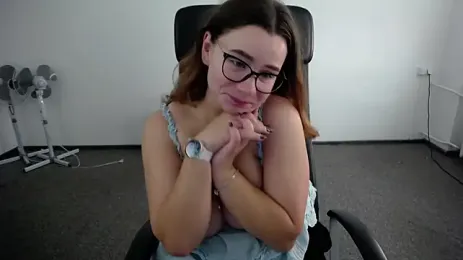littleviki7 webcam stripchat model stream image
