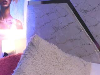 Linda Fosterr webcam model stream image