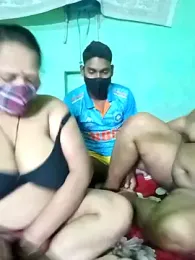 LoveOnStream webcam model stream image